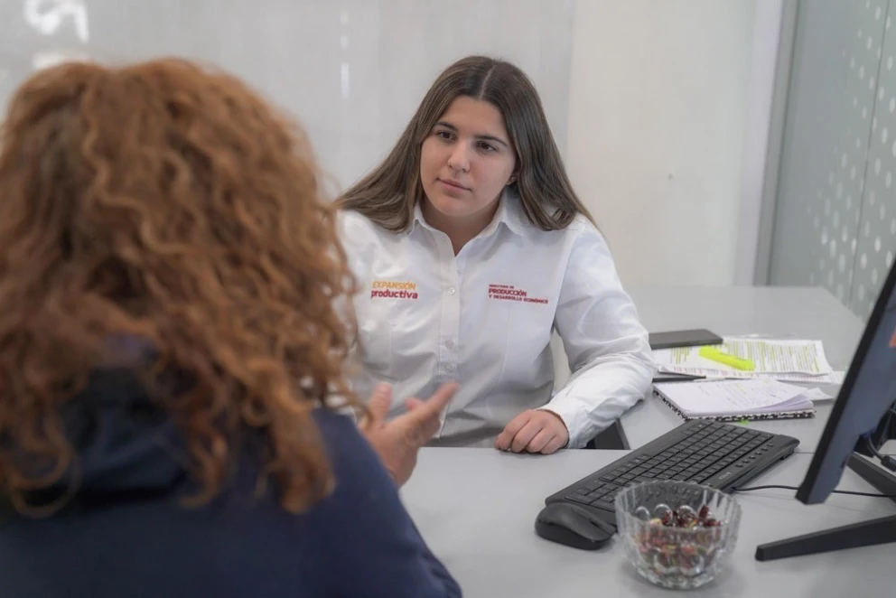 d7e587cf661de63d6708f3b22eb96e12_XL