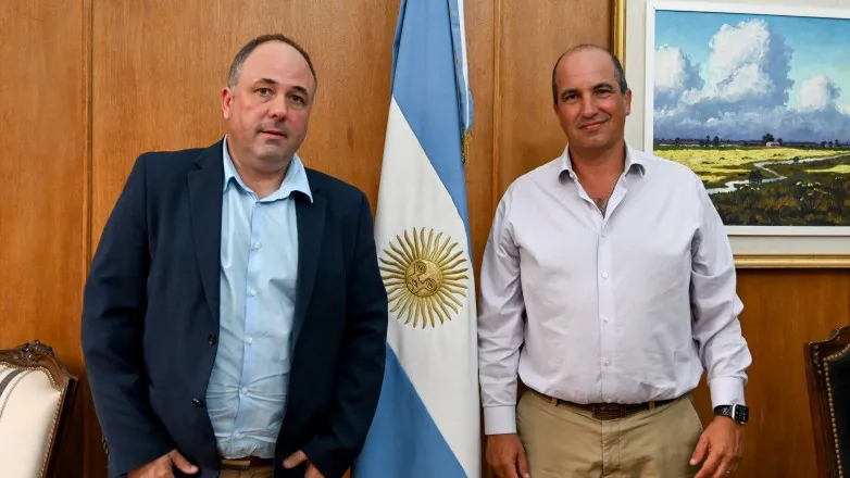 16b3ff04d284458f91d75b1aa1709327_L