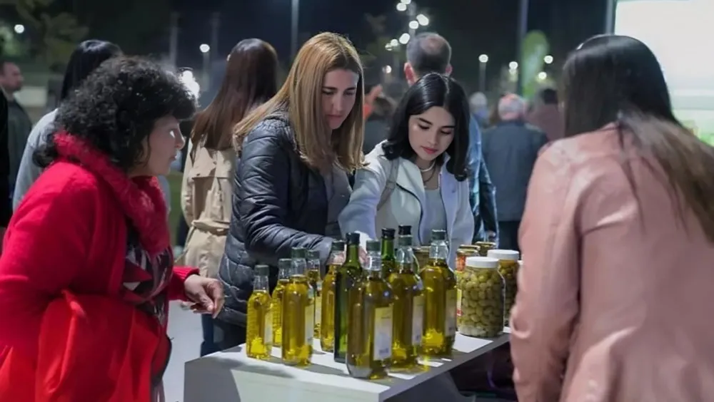 c26c82060a18acdee330e6c8bb46cd93_XL